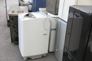 大型家電の処分方法と費用相場！リサイクル料金や処分時の注意点も！