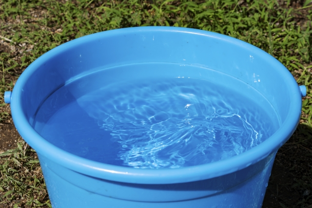 水につけて処分する