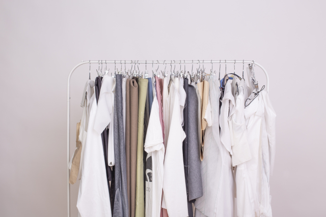 ハンガーラックの捨て方は?粗大ゴミの出し方や他の処分方法も解説