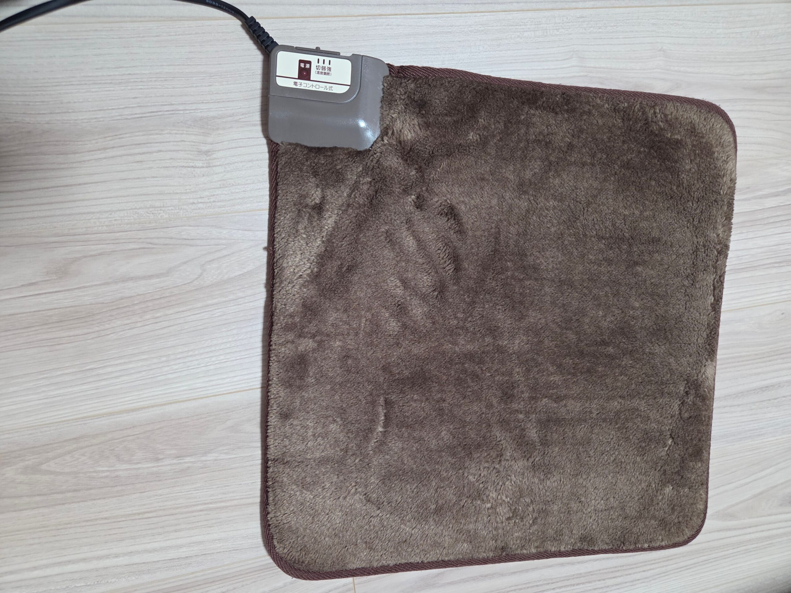 電気カーペットの捨て方ガイド|何ゴミに出す?分別や処分方法などを解説